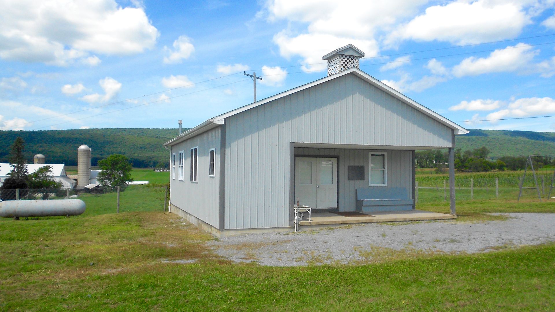 File:Amish School near Rebersburg PA.jpg