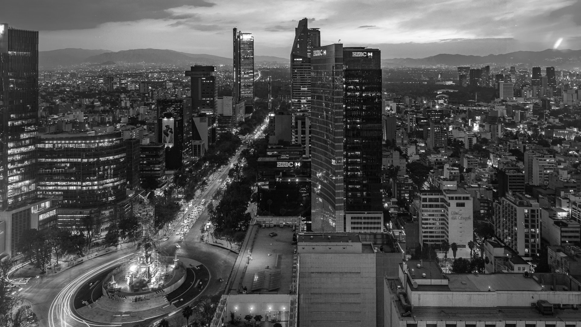 File:Mexico City Reforma Street.jpg