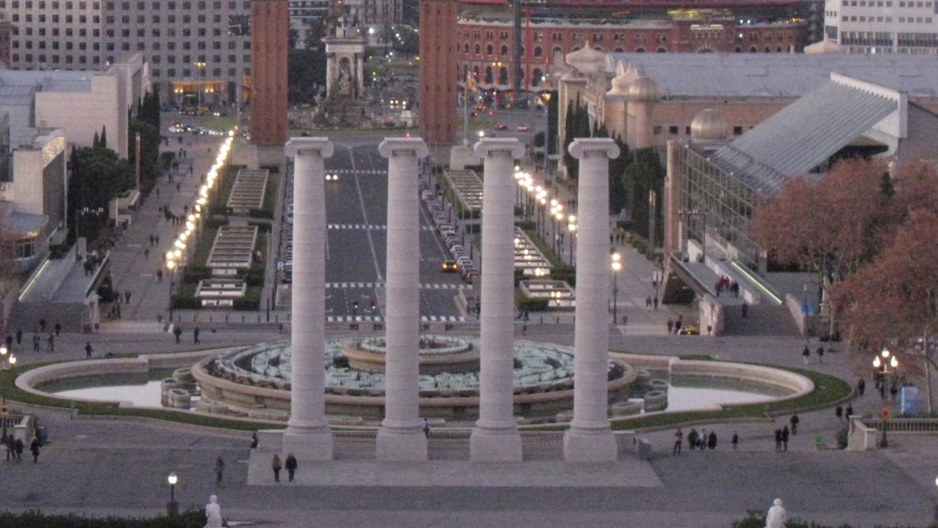 File:188 Les Quatre Columnes des del mirador del Palau Nacional.jpg