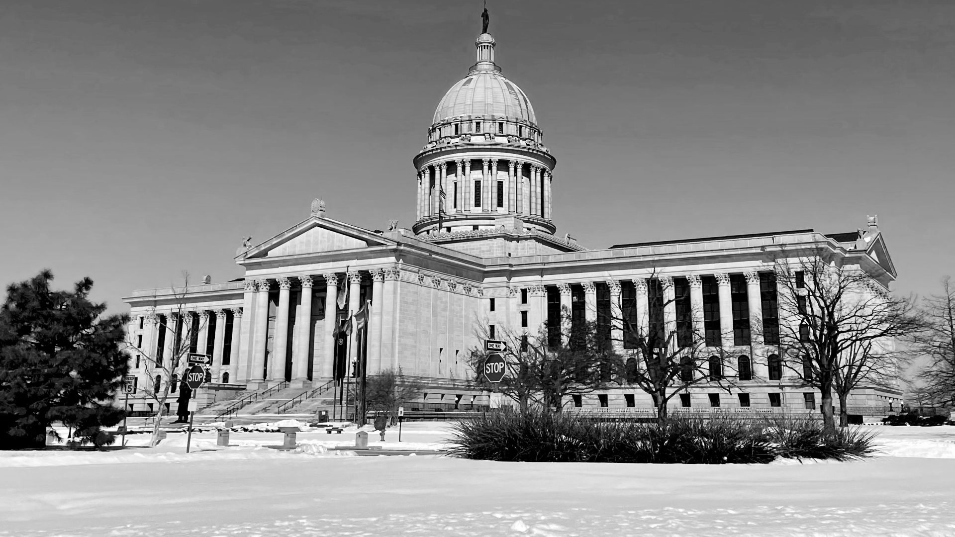 File:Snow at the Oklahoma State Capitol.jpg