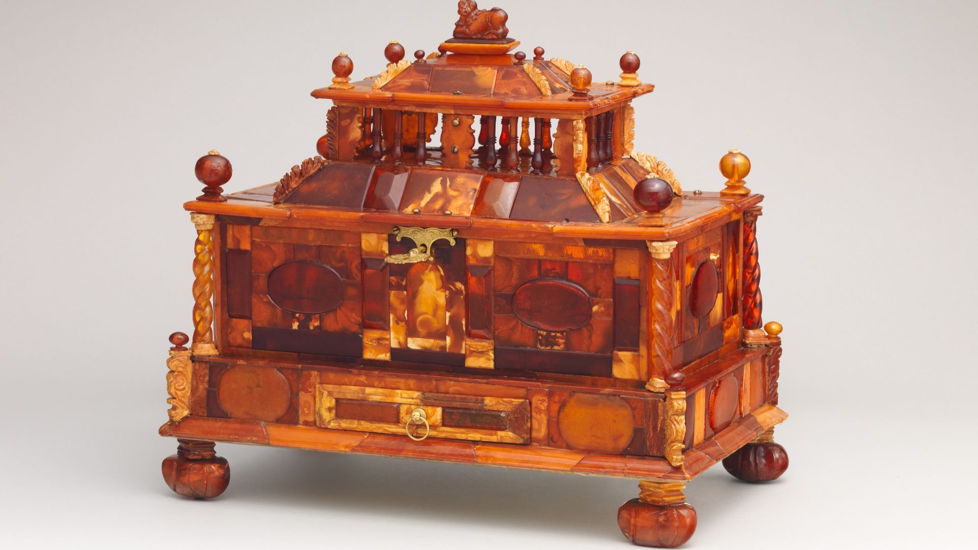 File:Casket MET DP151458.jpg