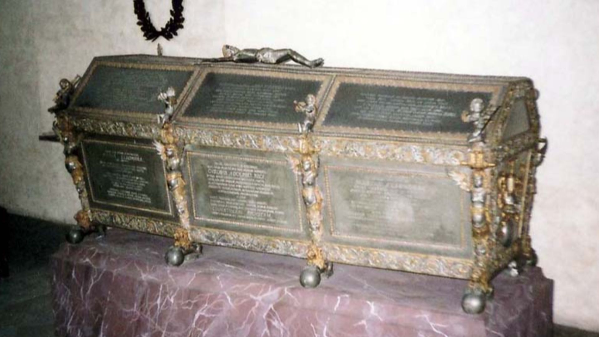 File:Mary Eleanor of Sweden grave 2007.jpg