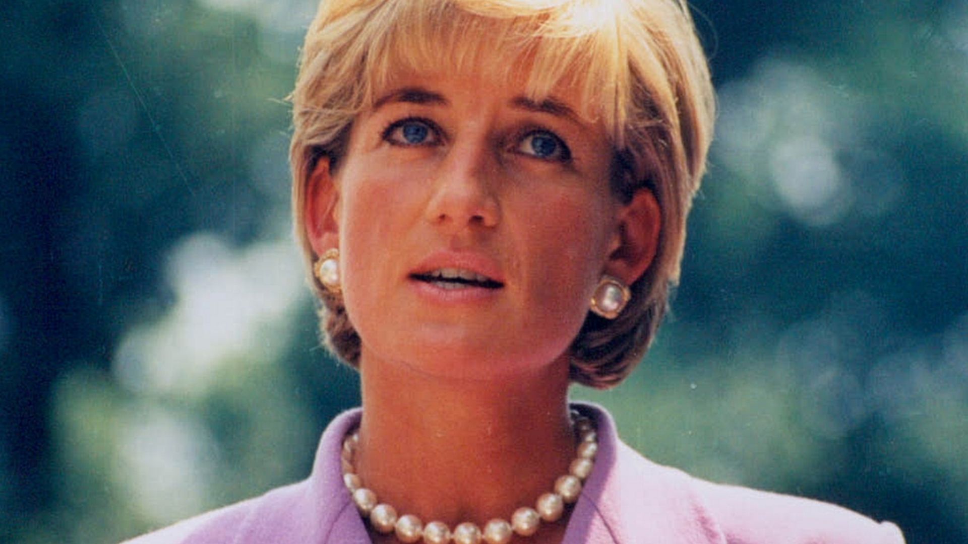 File:Princess Diana (Red Cross) (5139757342).jpg