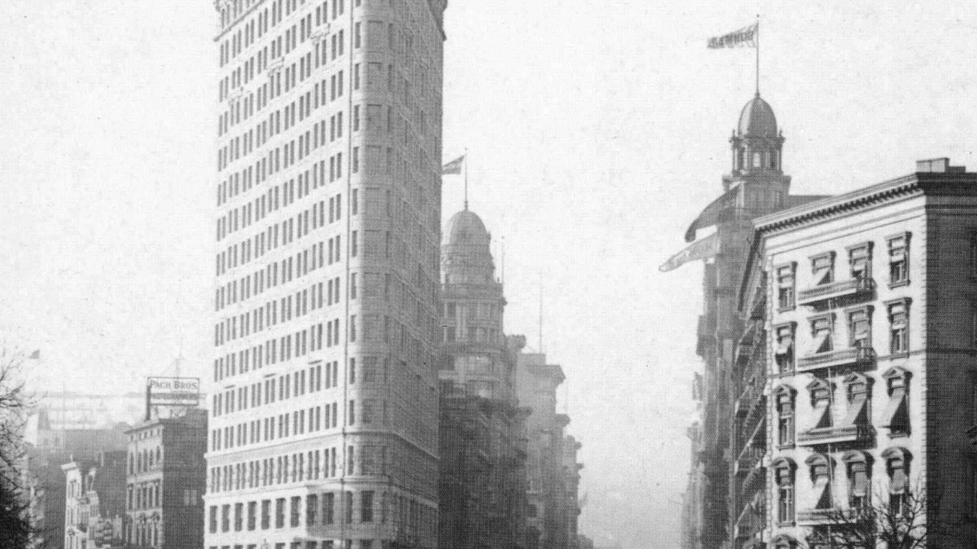 File:Flatiron Building NYC c1903.jpg