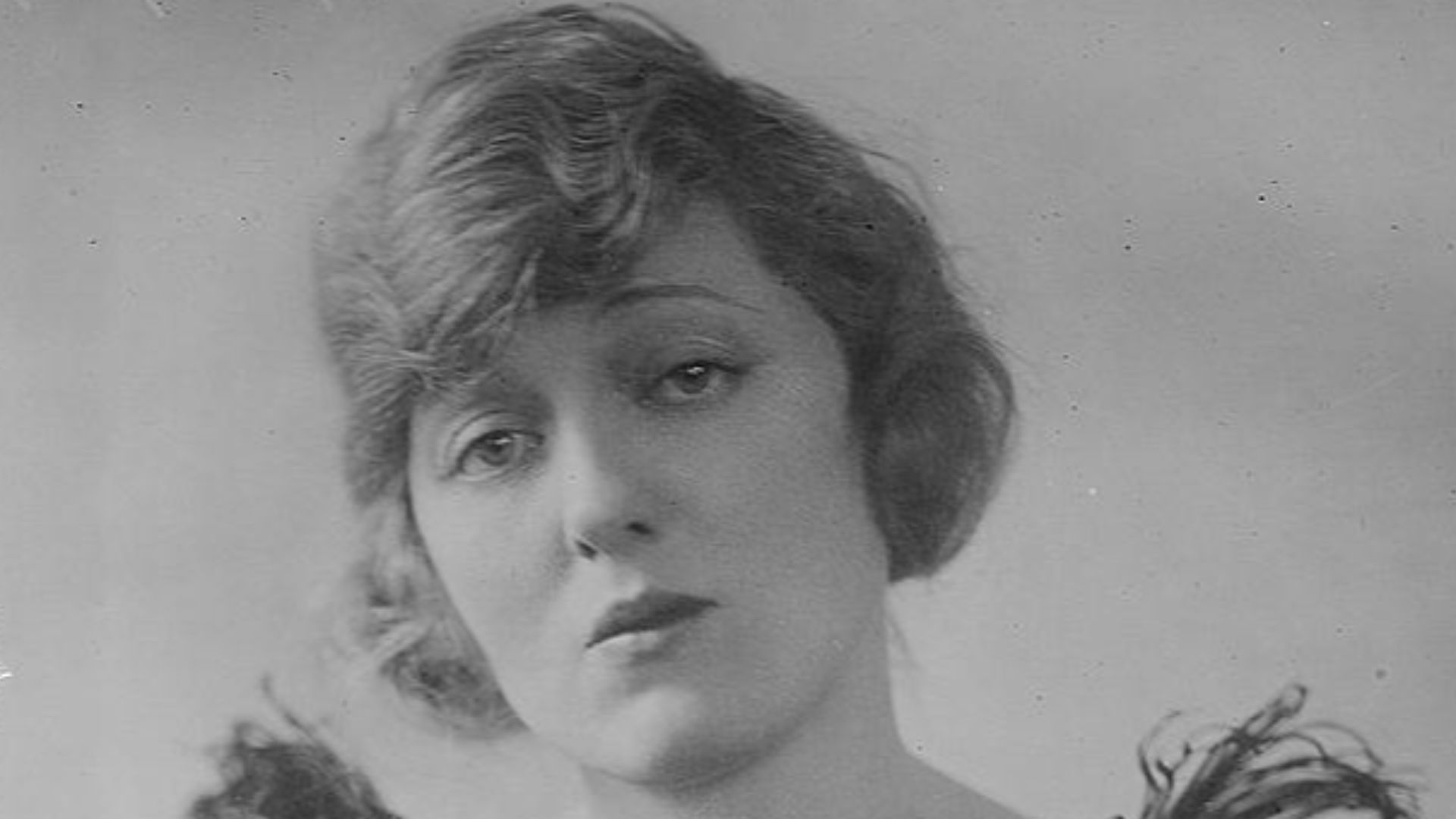 File:Peggy Hopkins Joyce in 1919.jpg