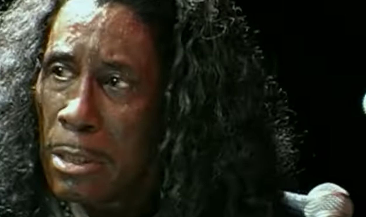 Screenshot from I Put a Spell on Me (2001)