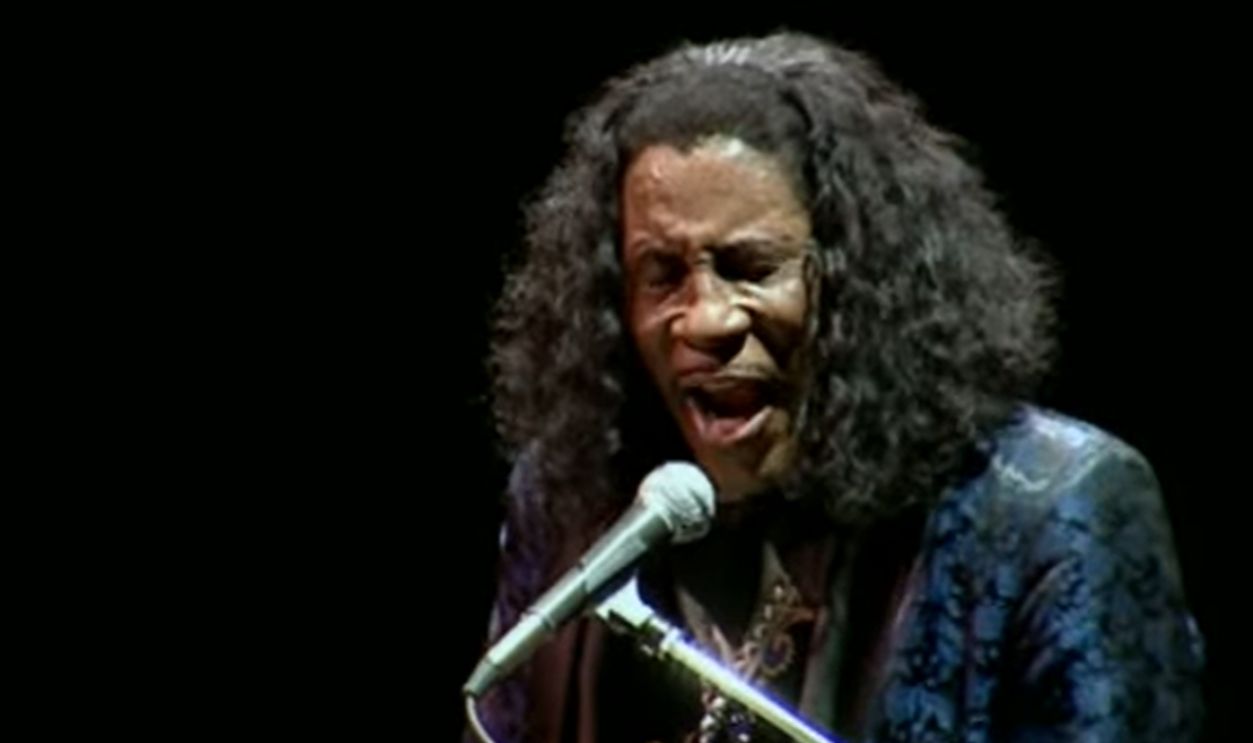 Screenshot from I Put a Spell on Me (2001)