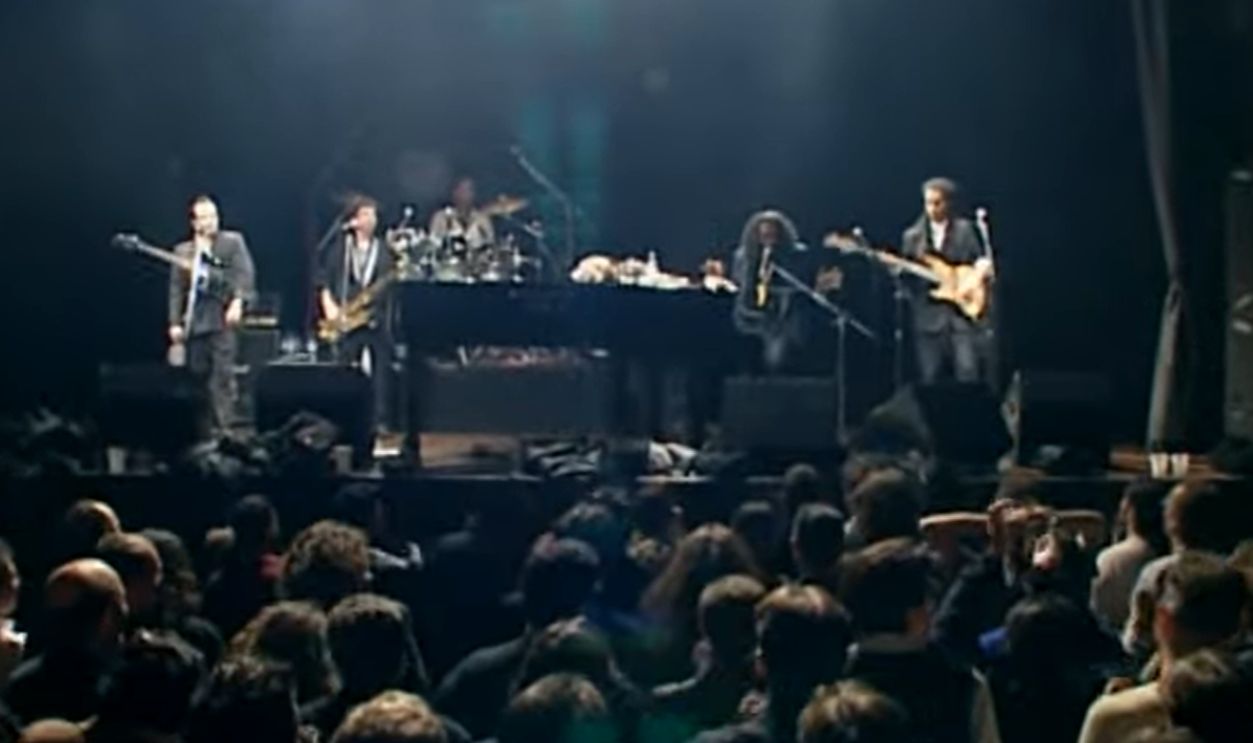 Screenshot from I Put a Spell on Me (2001)