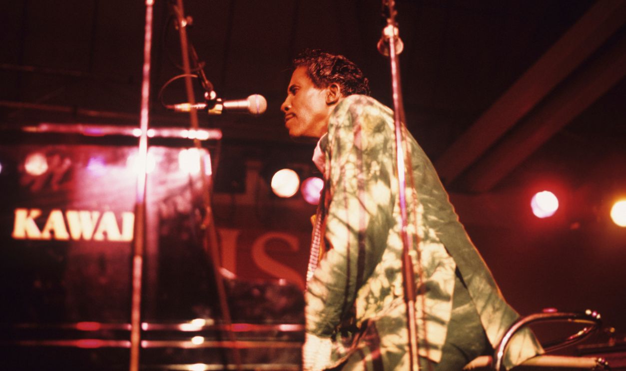 Screamin' Jay Hawkins Performs On Stage