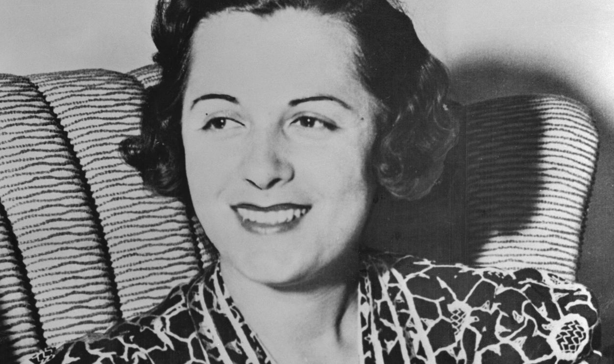 New York: Jeannette Demont Getty, first wife of oil tycoon, J. Paul Getty. They were married in 1923. Union ended in divorce. They had one son, George F. Getty II.