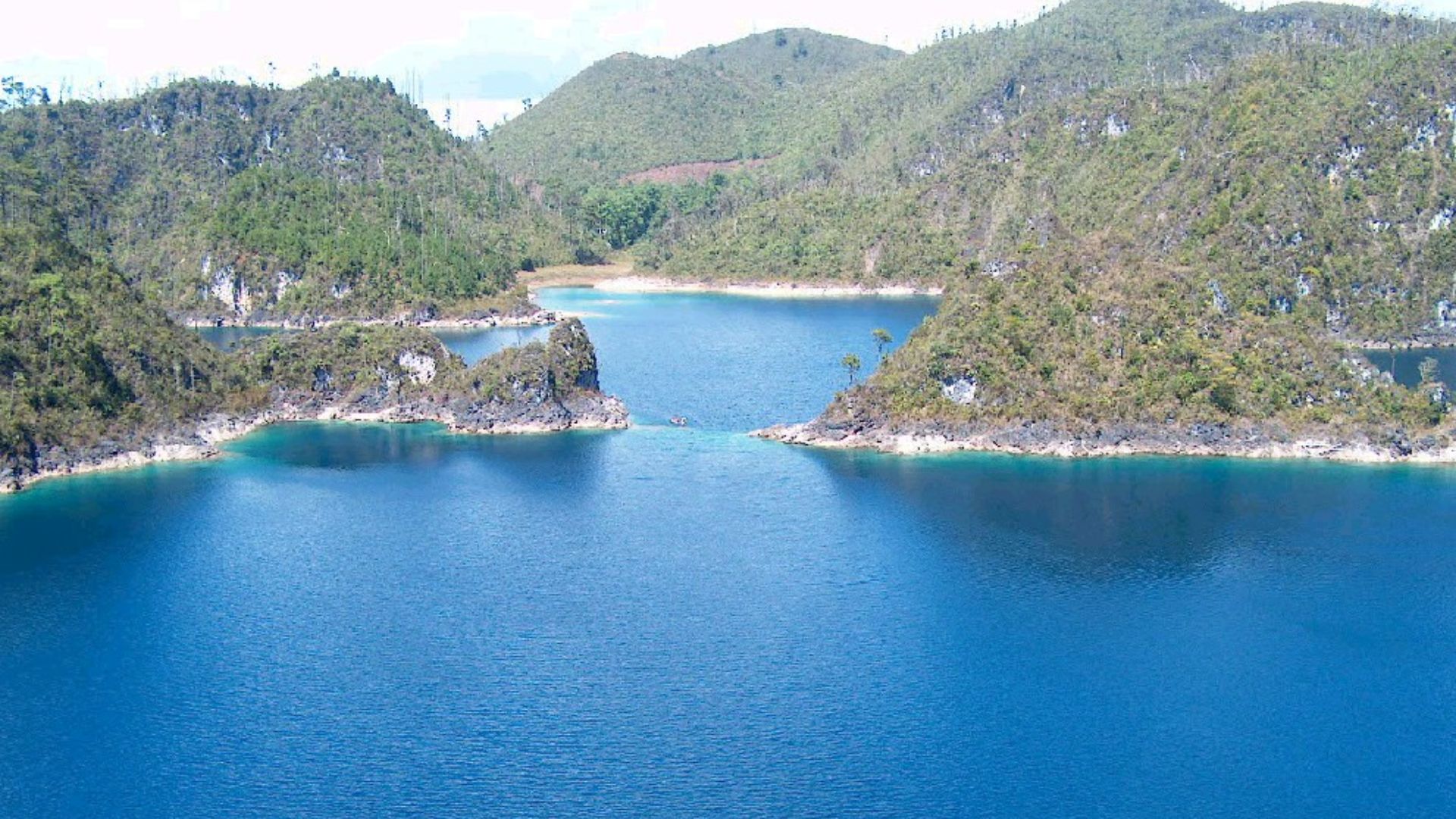 File:Montebello 02.jpg