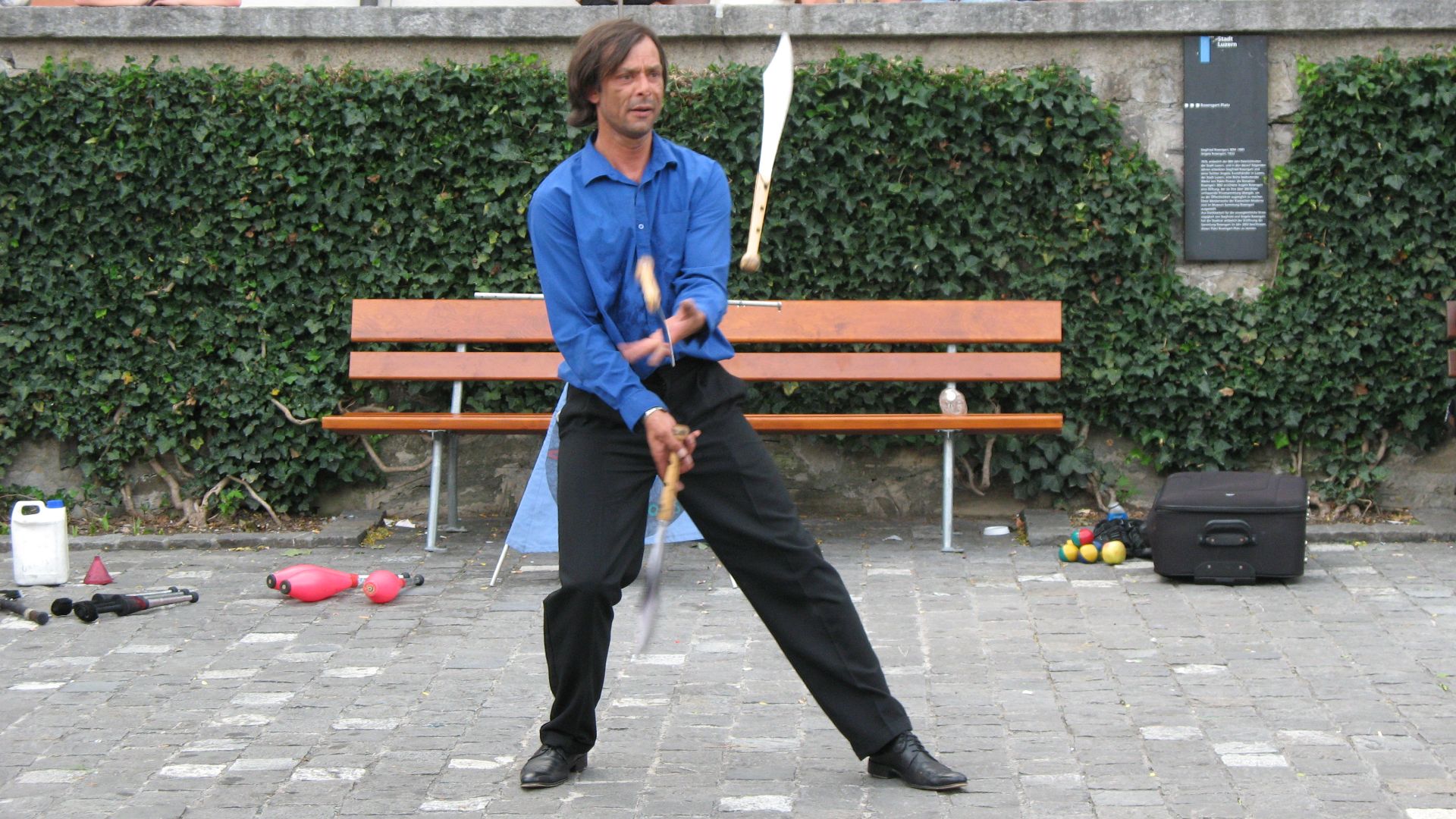 File:6428 - Luzern - Juggler.JPG