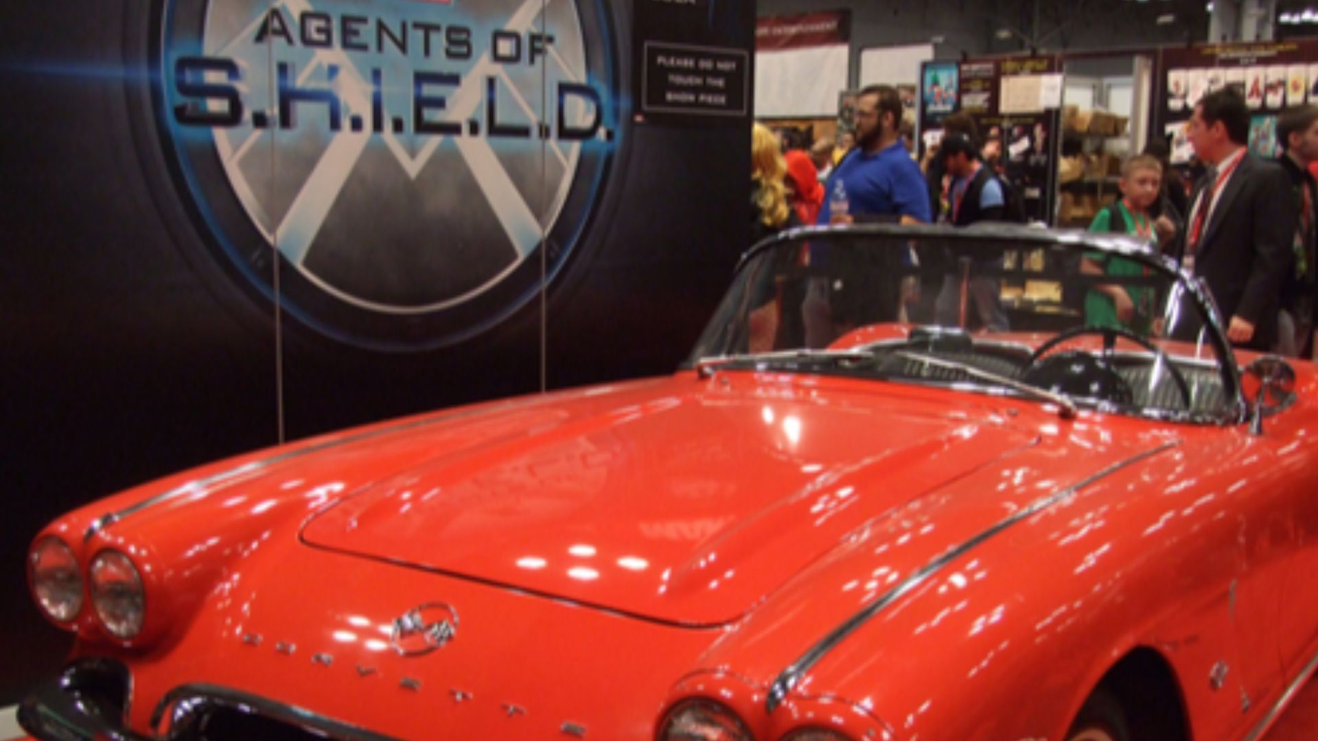 File:NYCC 2013 - Lola (10286139715).jpg