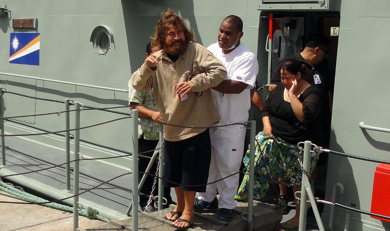 Gettyimages - 466653719, MARSHALLS-EL SALVADOR-SURVIVAL-TRANSPORT Salvadorean castaway who identified himself as Jose Ivan and later told that his full name is Jose Salvador Alvarenga steps off the