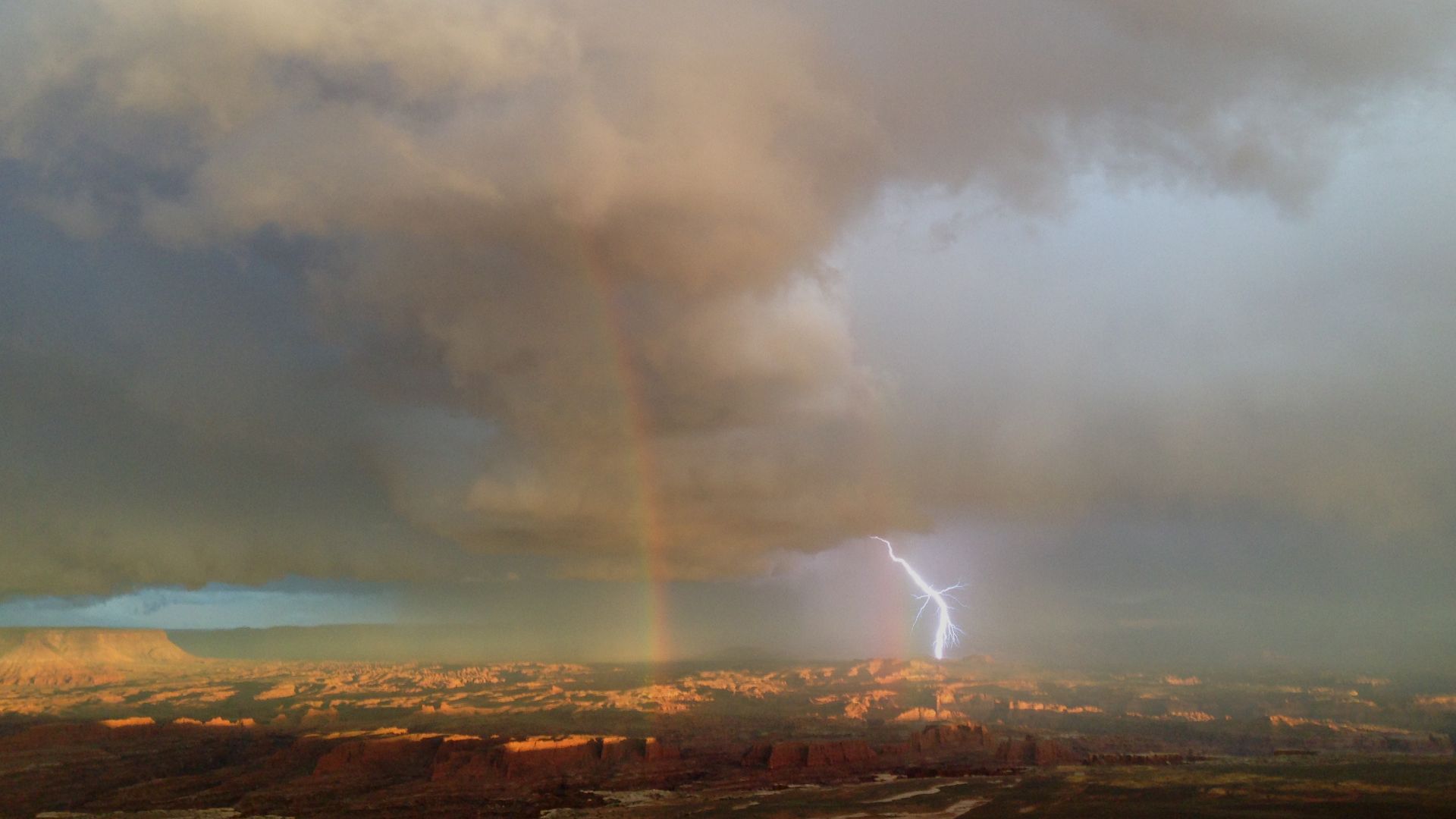 File:2013-09-22 19 05 29 Rainbow and lightning from a thunderstorm viewed from Grandview Point in Canyonlands National Park, Utah.jpg