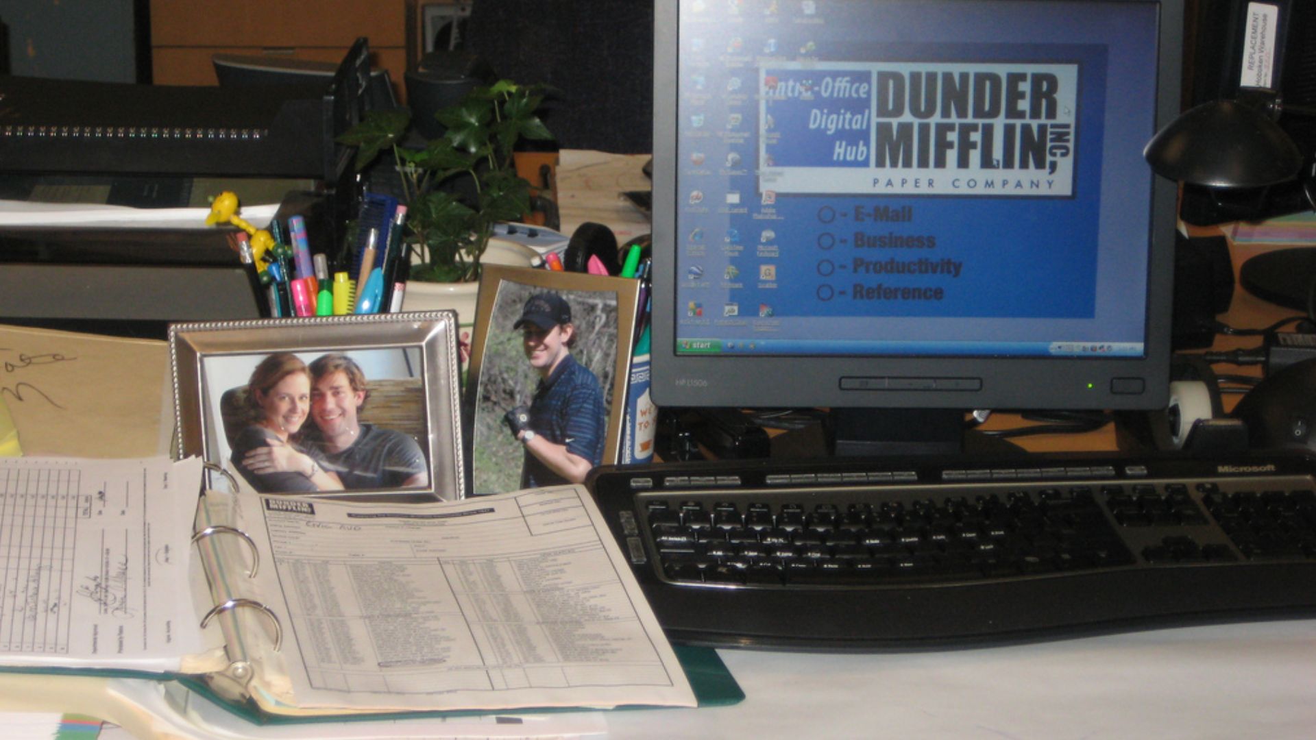 File:Jim Halperts desk (3817579033).jpg
