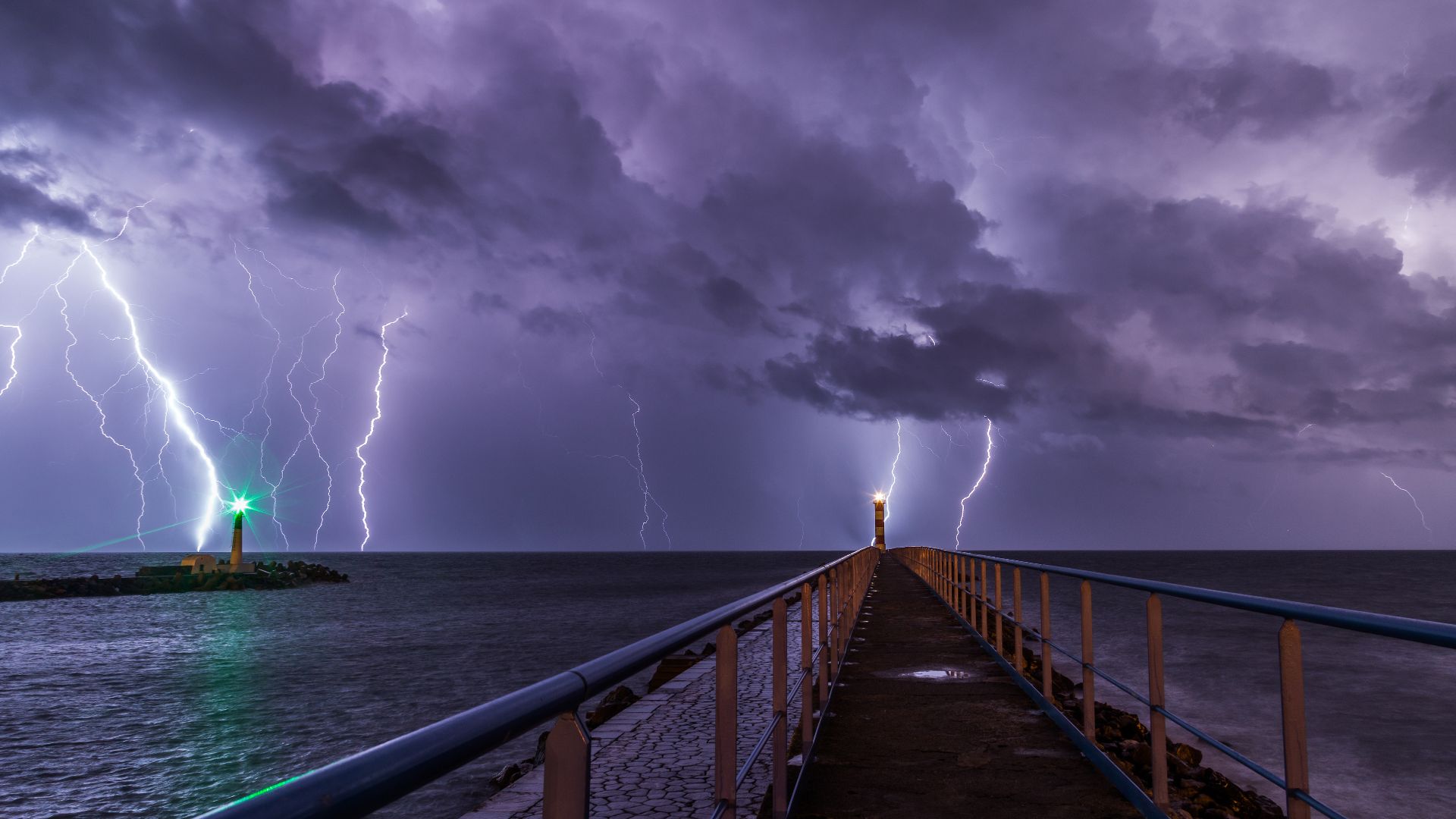 File:Port and lighthouse overnight storm with lightning in Port-la-Nouvelle.jpg