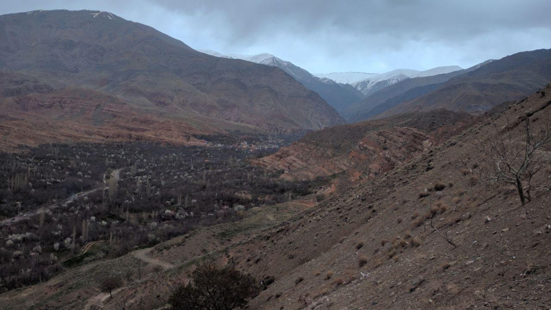 File:Middle of Buzhabad and Buzhan- Nishapur County.jpg