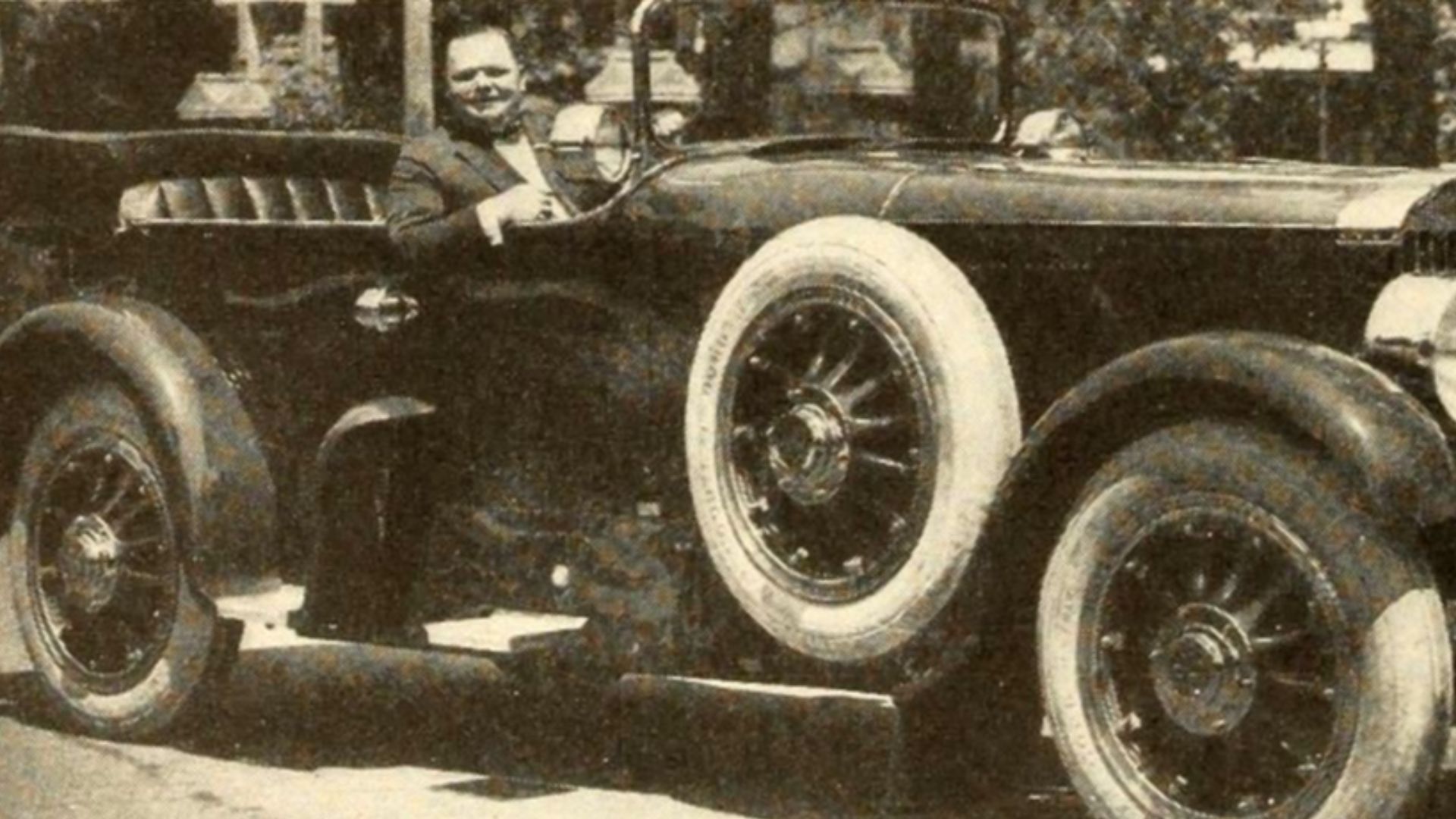 File:Arbucle & Pierce-Arrow.jpg