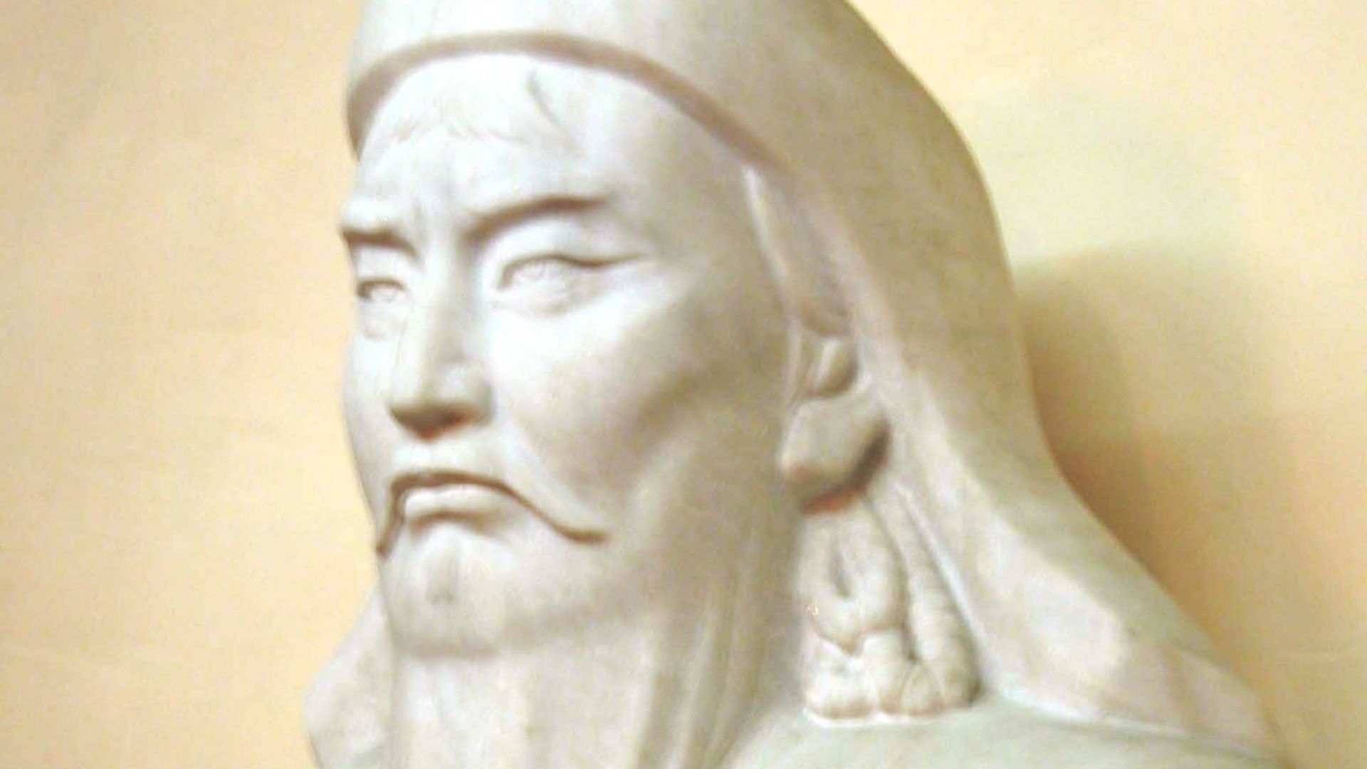 File:Bust of Genghis Khan in Mongolia.jpg