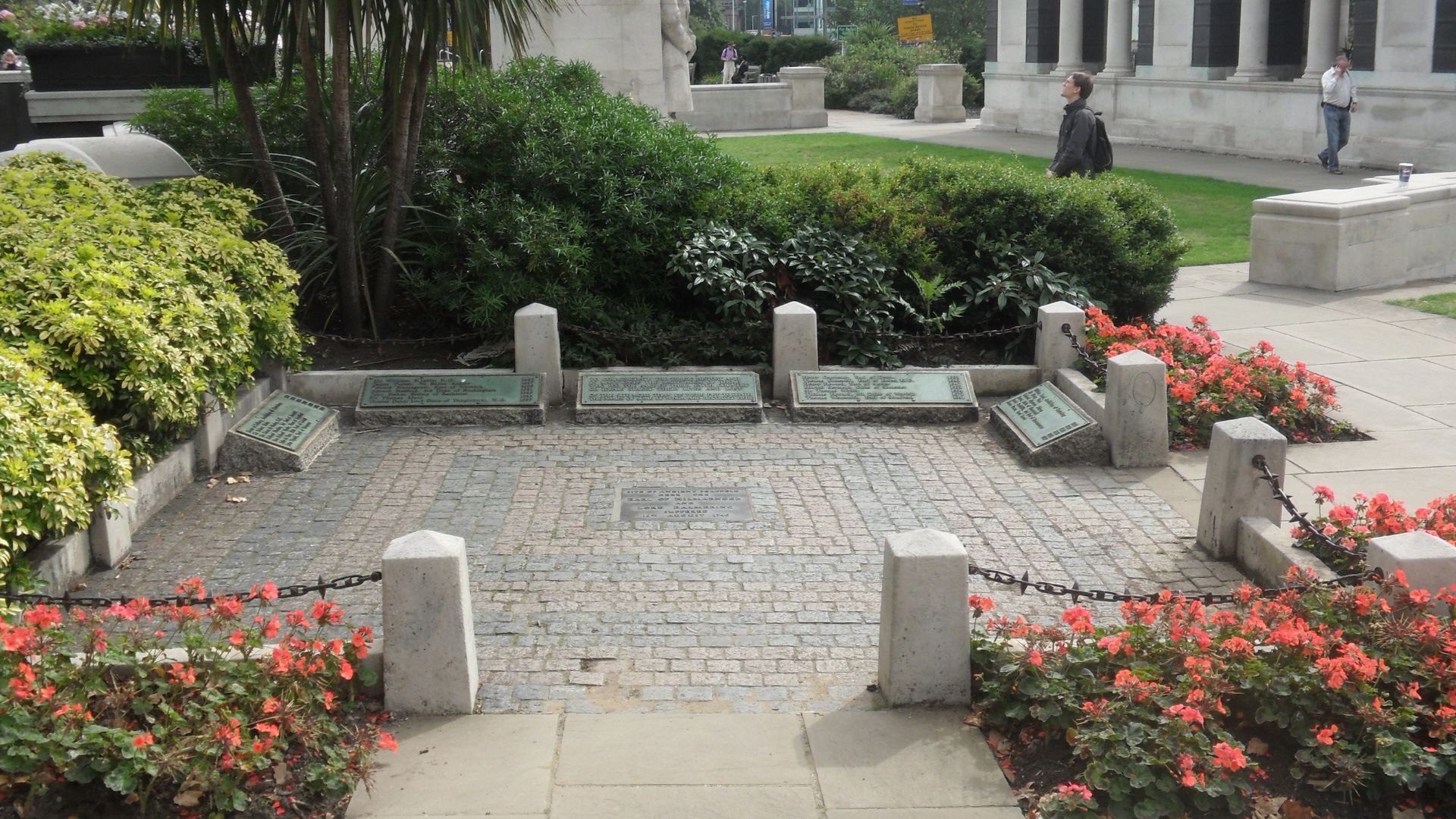 File:London Tower Hill Scaffold Site.JPG