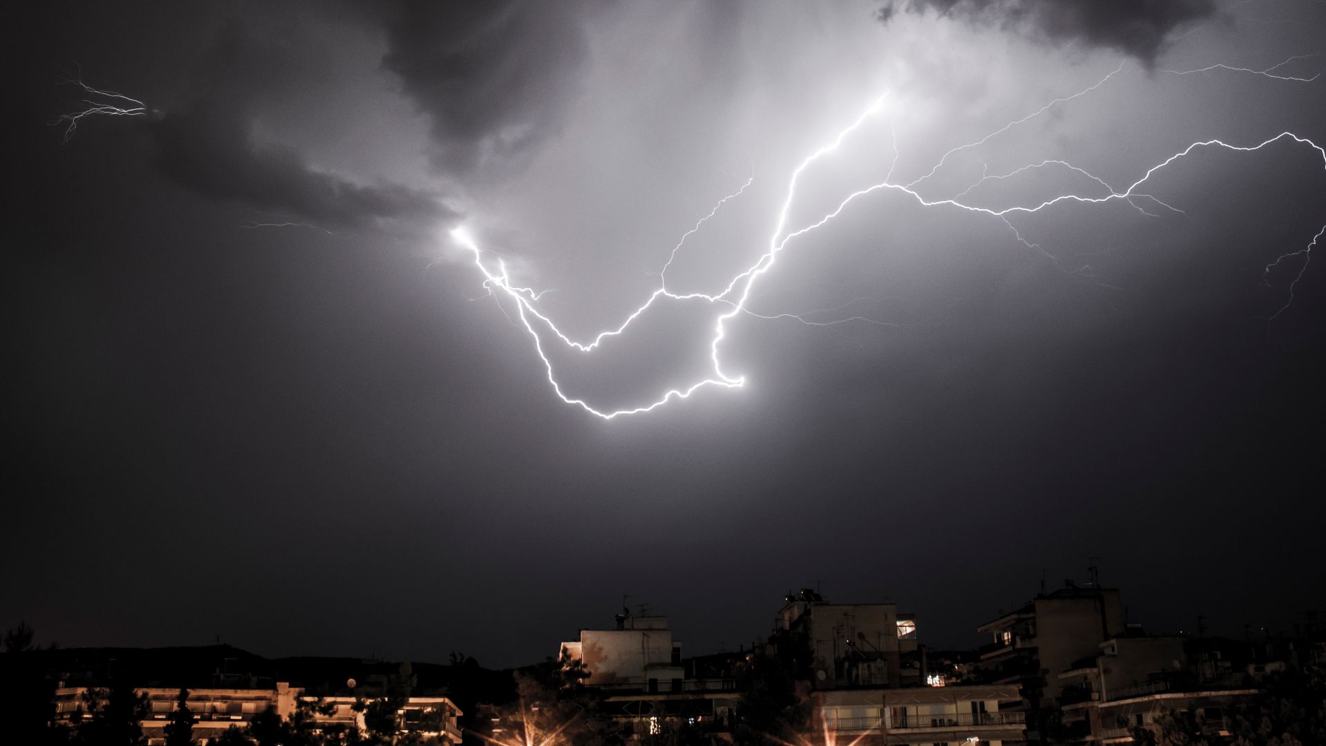 File:Cloud to Cloud Lightning.jpg