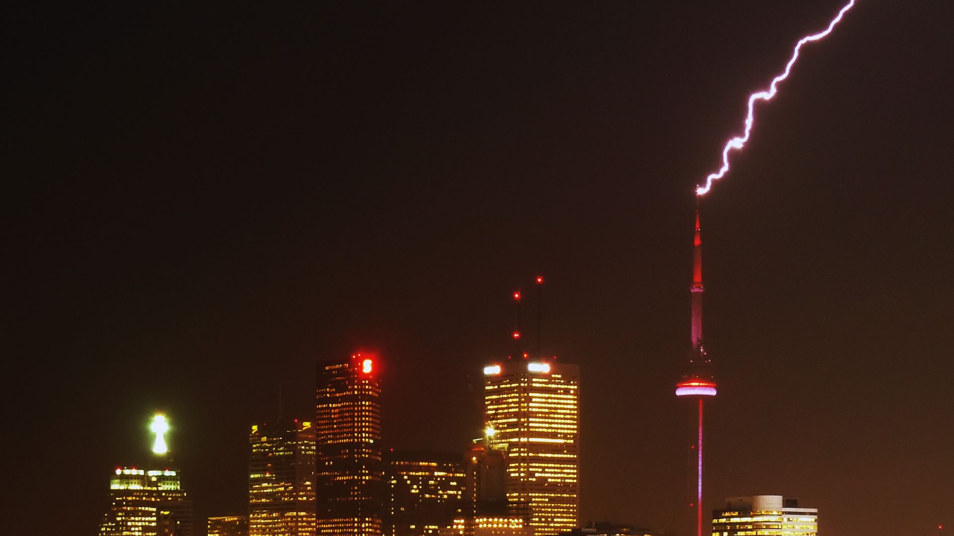 File:CN Tower struck by lightning.jpg