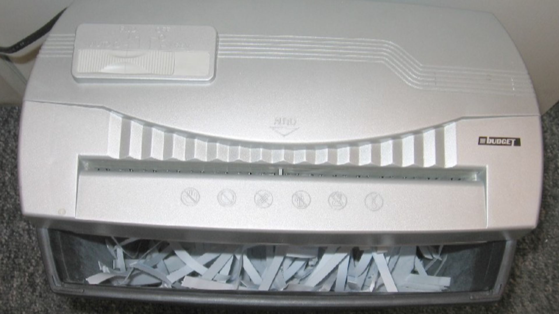 File:Niszczarka dokumentow.jpg