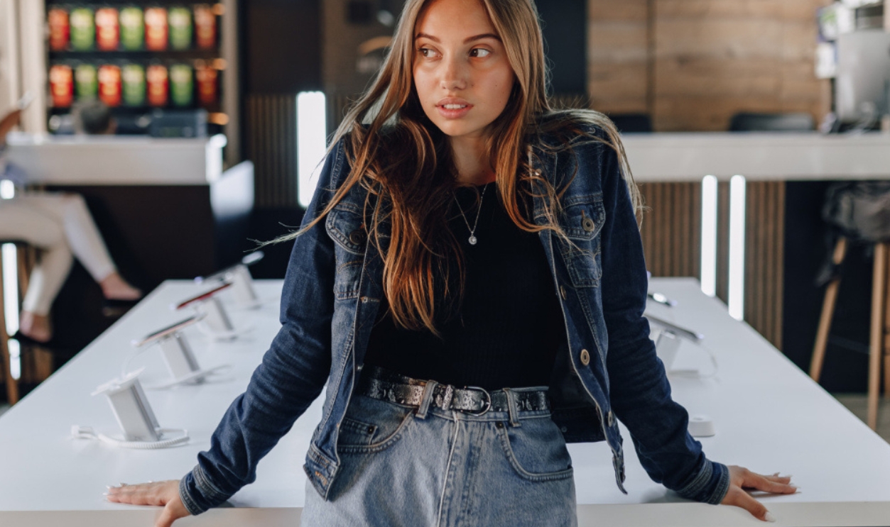 Girl In Game Store (2)