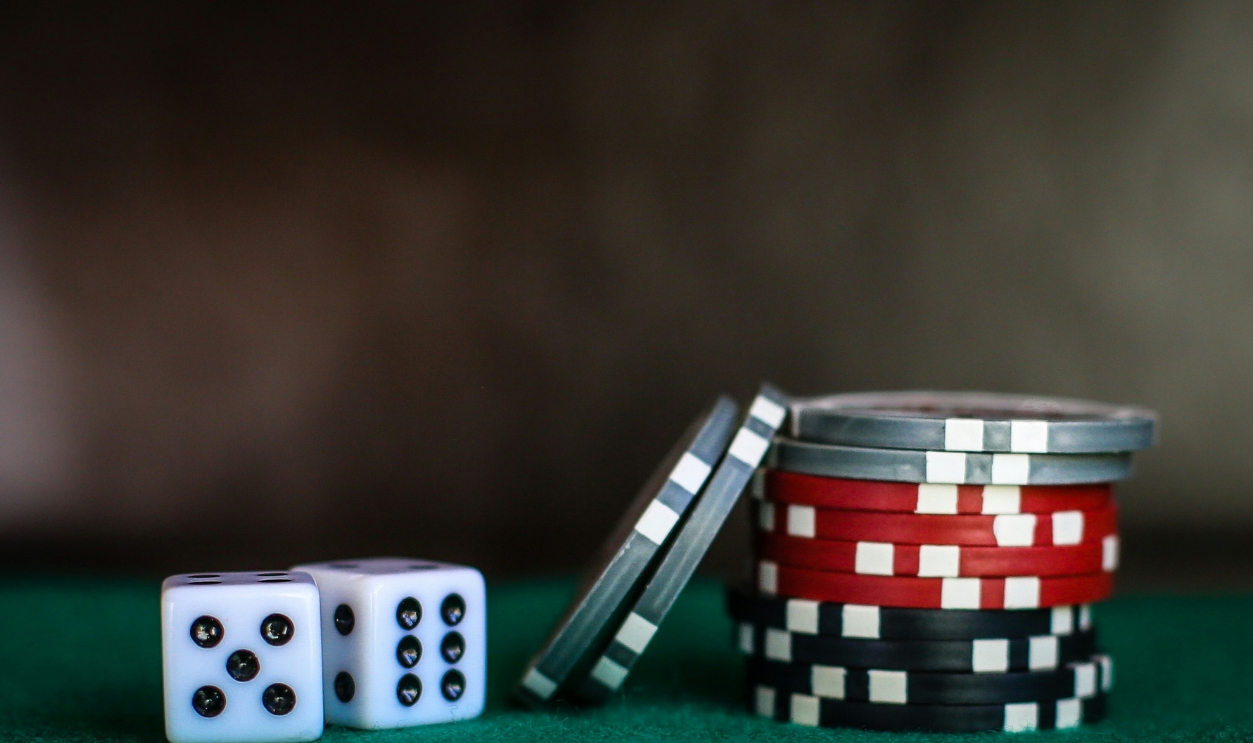 Two-White-Dice-Cubes