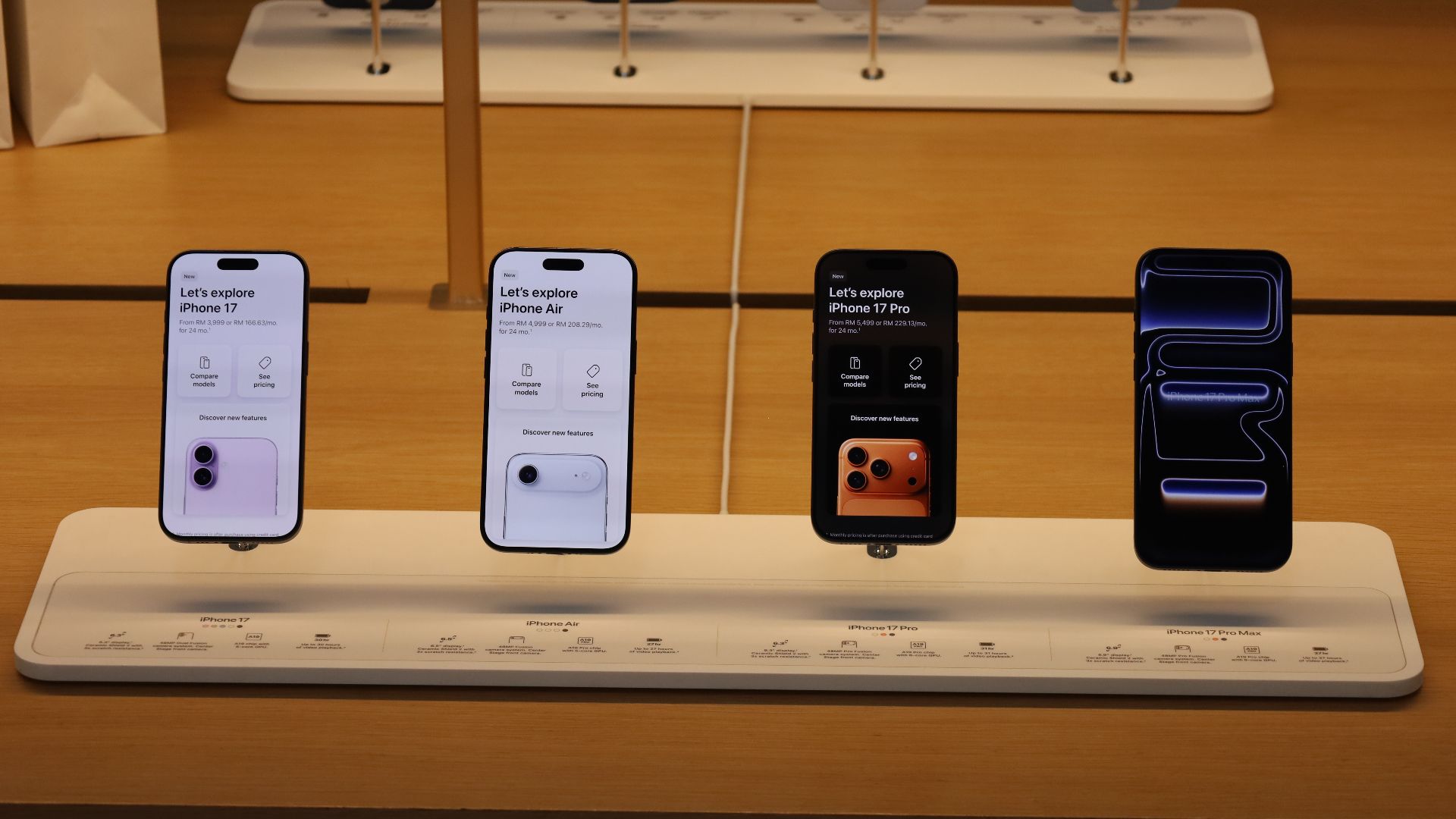 File:IPhone 17 launch at Apple TRX Malaysia 19.jpg