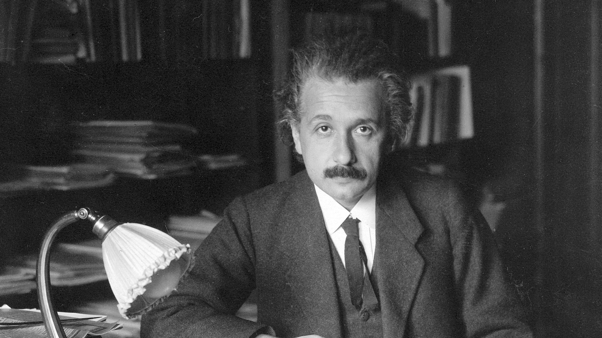 File:Albert Einstein photo 1920.jpg