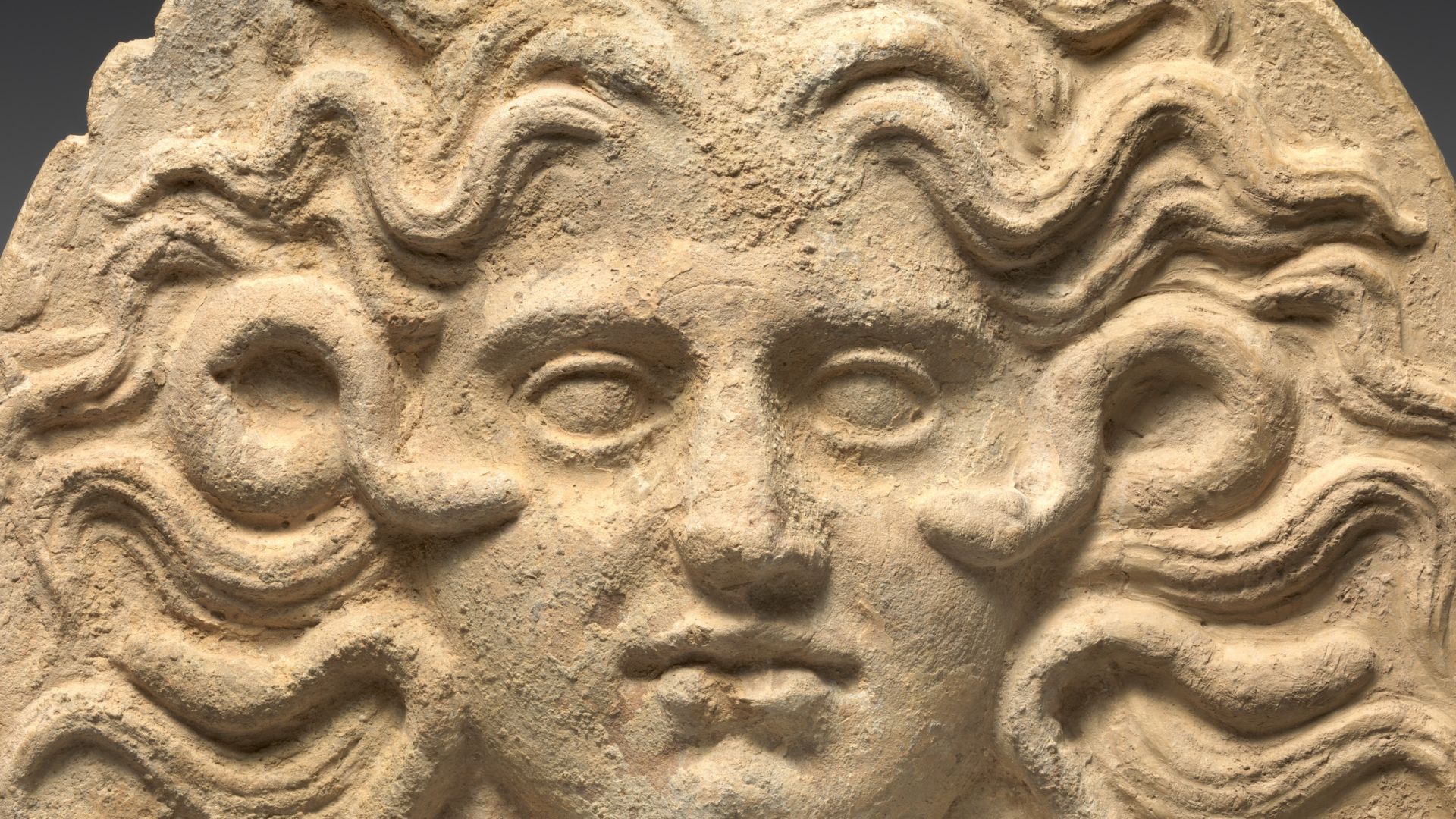 File:Antefix, head of Medusa MET DP-12520-001.jpg
