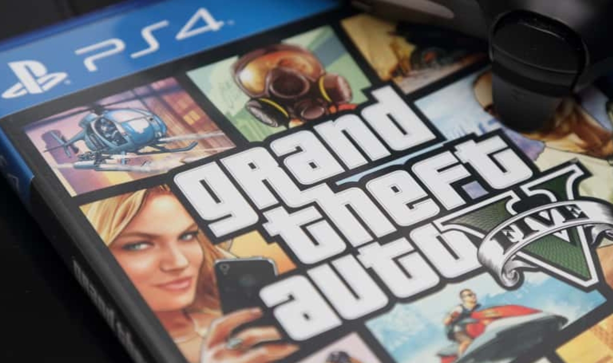 Grand Theif Auto V Game, Shutterstock, 318488027