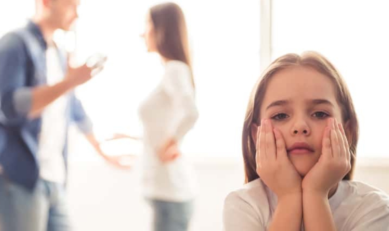 Sad Little Girl, Shutterstock, 609100724