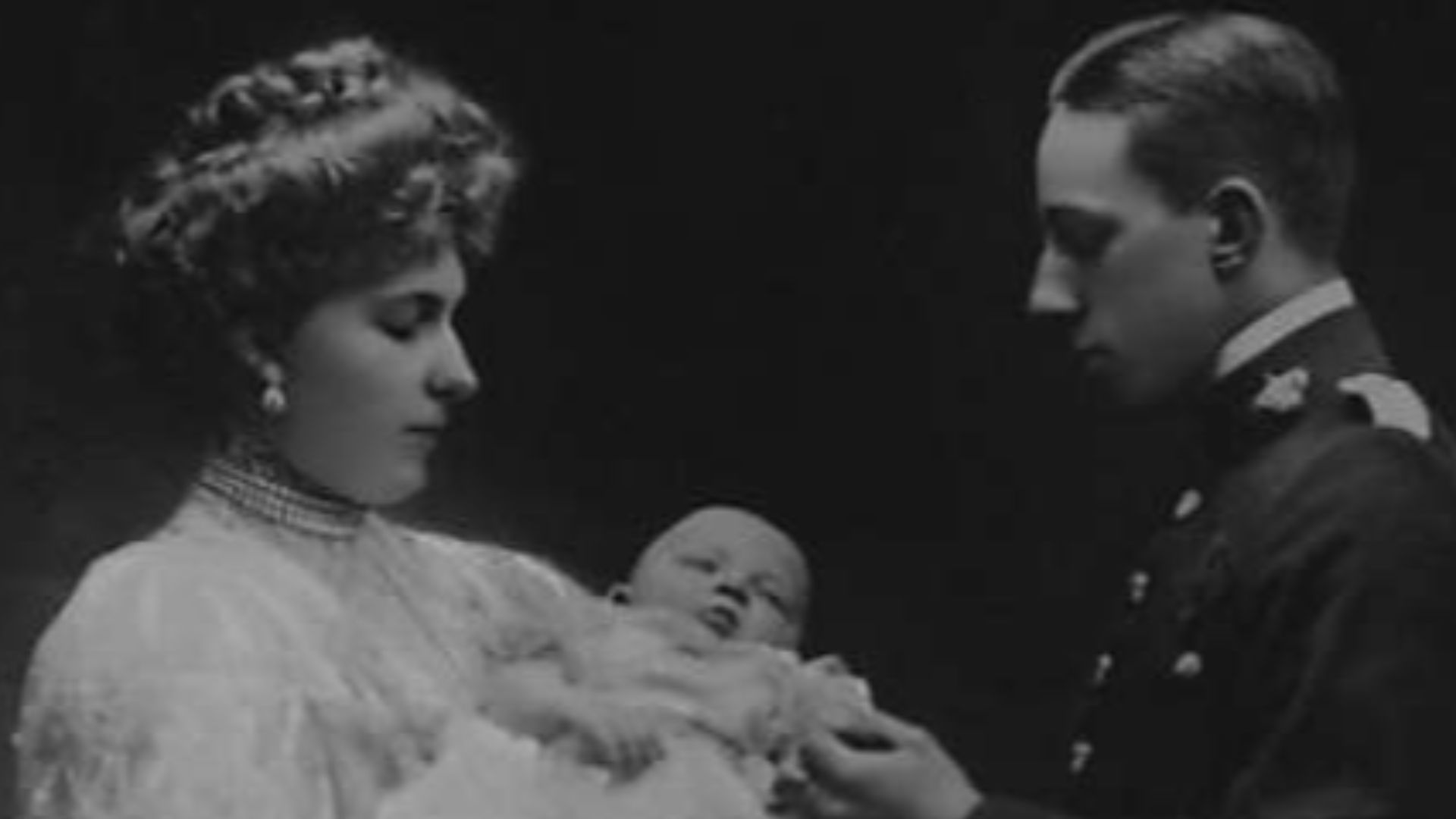 File:Queen Victoria Eugenie with King Alfonso XIII of Spain and their newly-born child.jpg