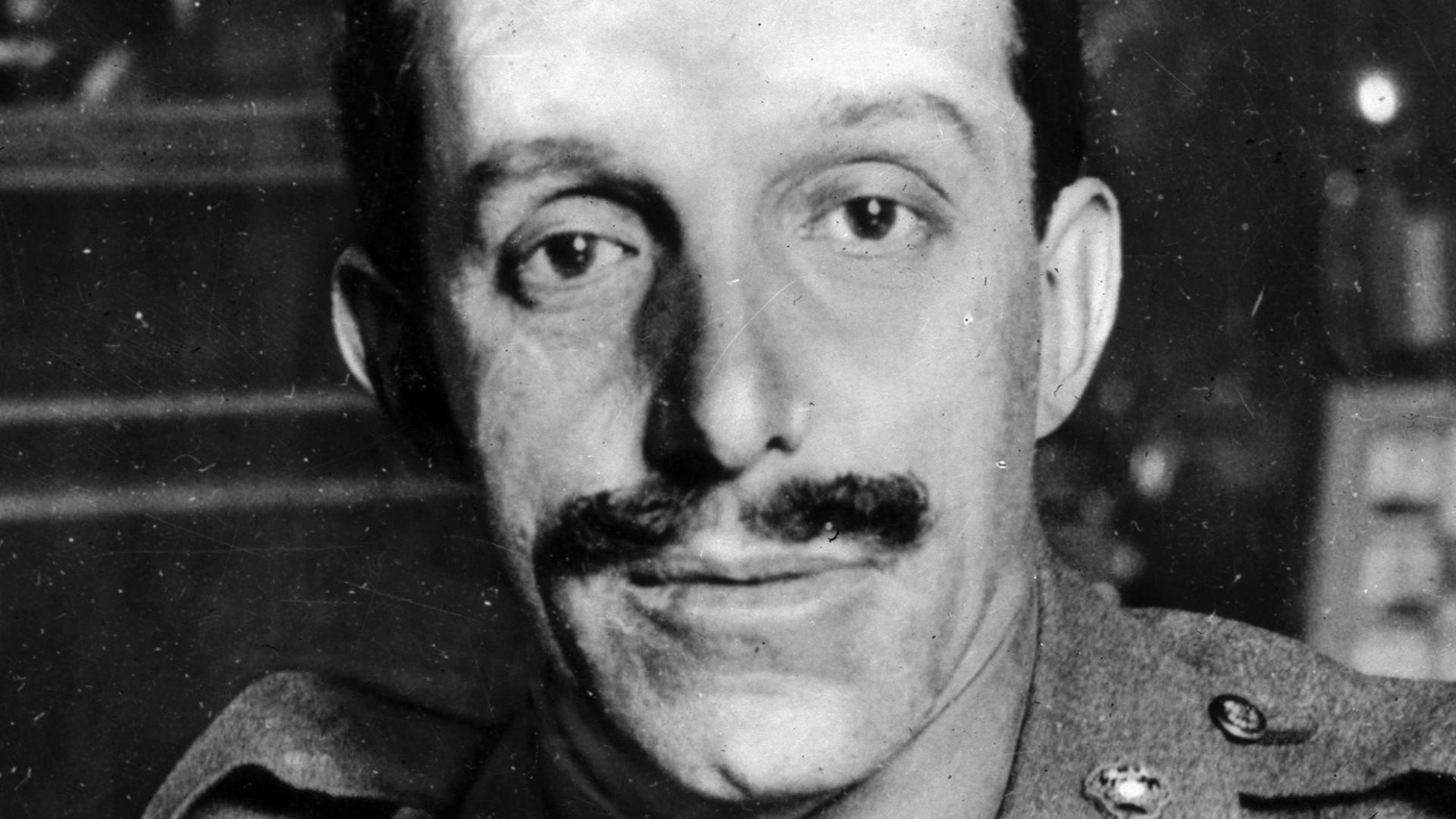 File:Alfonso XIII, retrato con uniforme militar.jpg