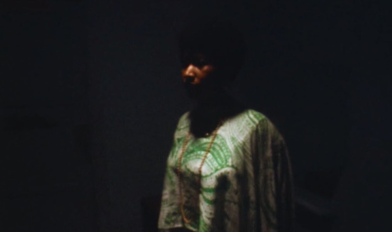 Screenshot from Amazing Grace (2018)