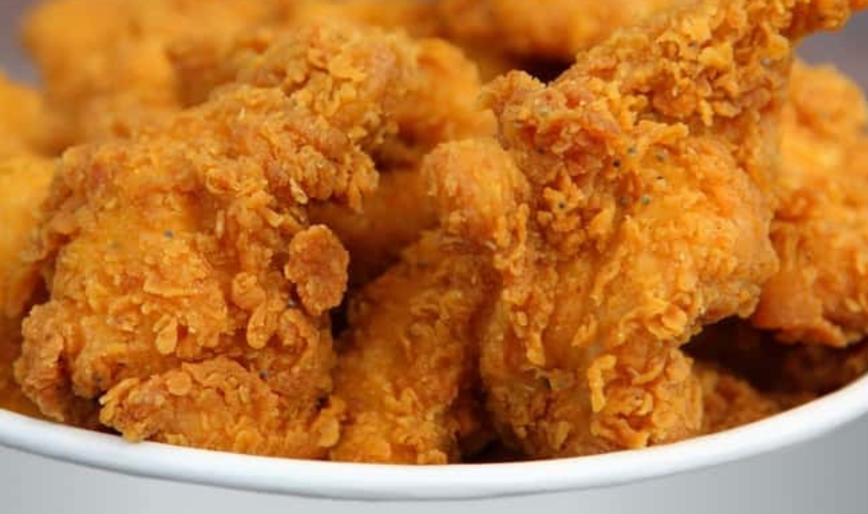 Chicken Bucket, Shutterstock, 365602724 (2)