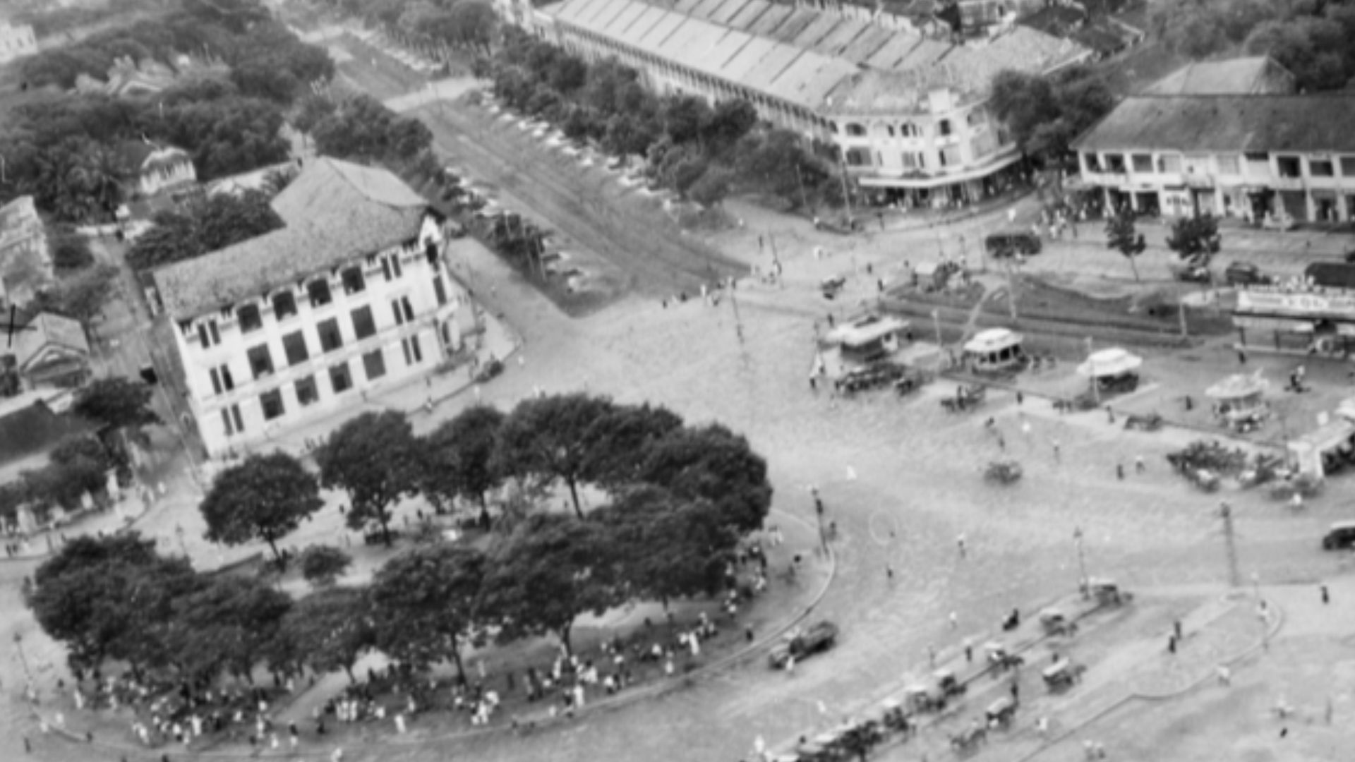 File:Saigon aerial view, 1945.jpg
