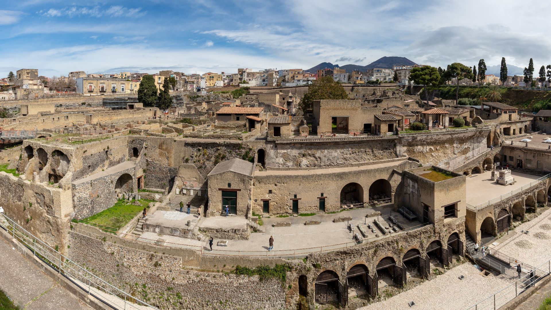 File:Antigua ciudad de Herculano, Italia, 2023-03-27, DD 135-138 PAN.jpg