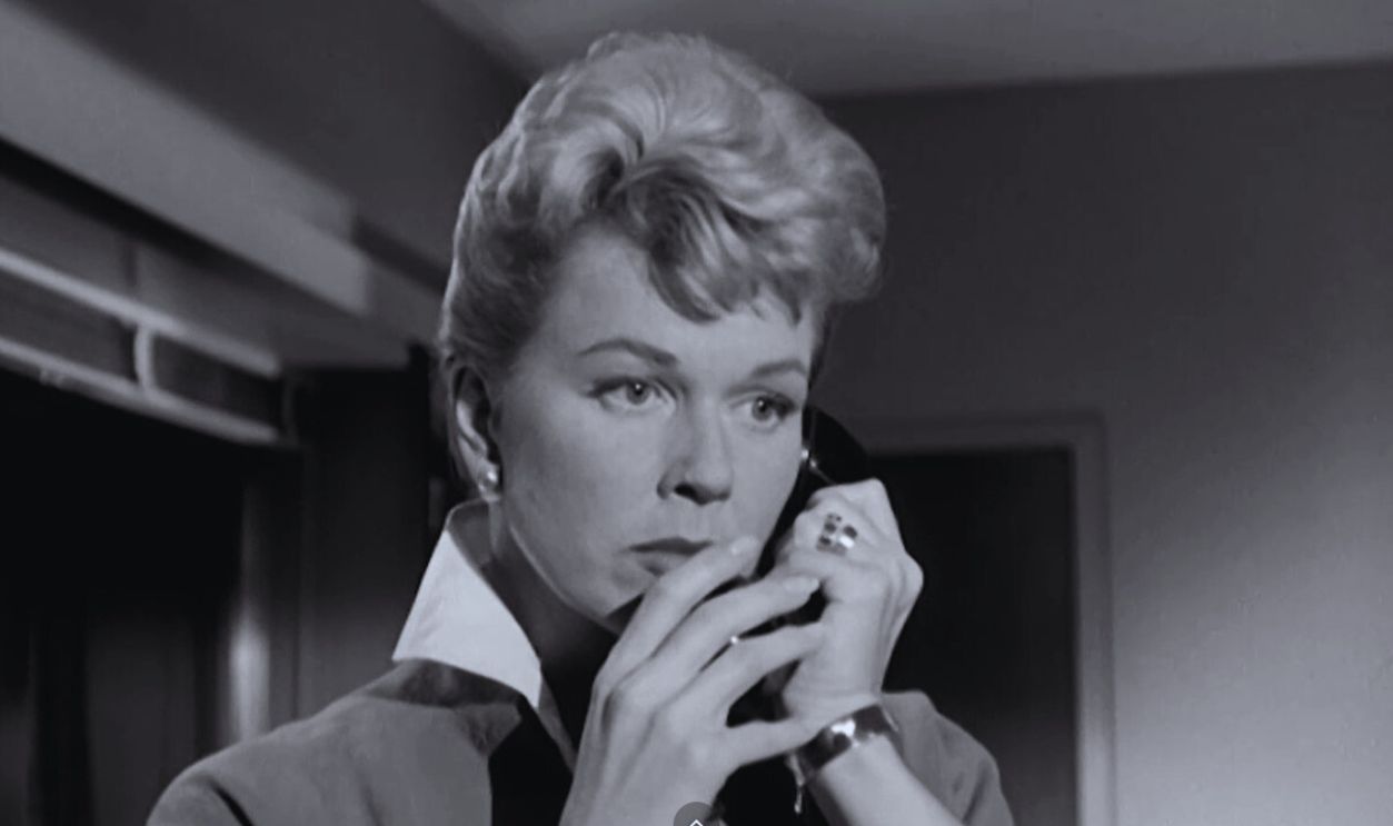 Screenshot from Julie (1956)