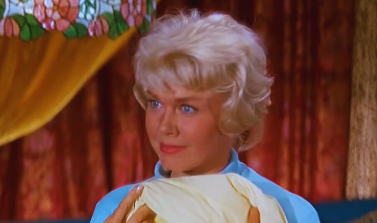 Screenshot from Pillow Talk (1959)