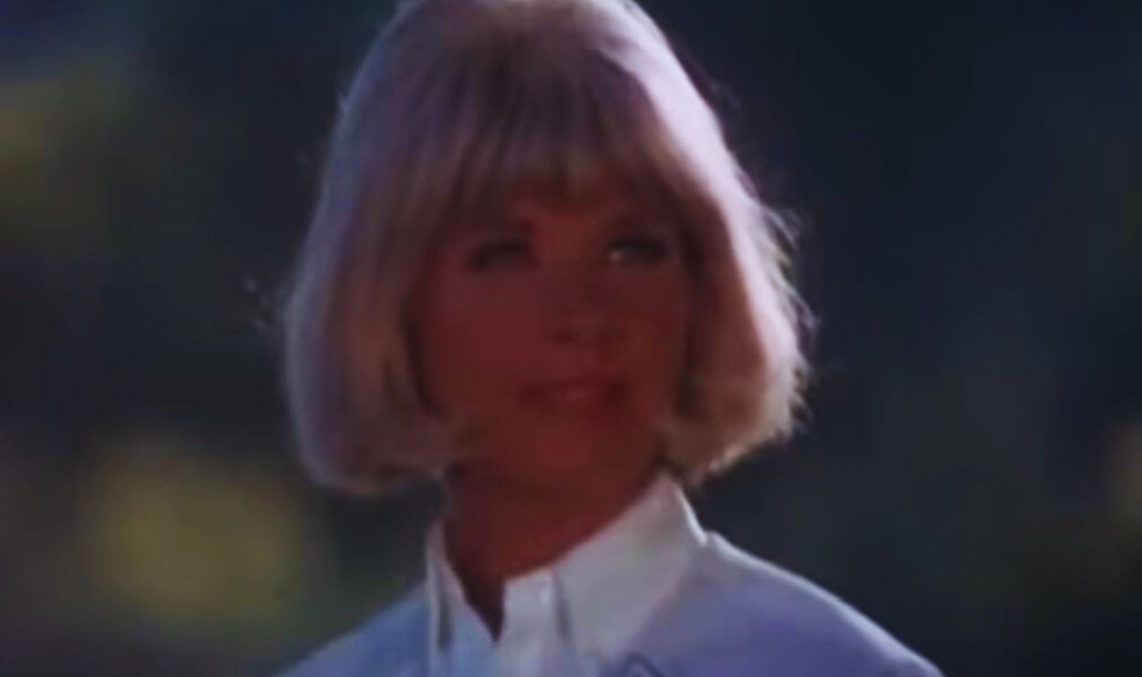 Screenshot from The Doris Day Show (1968)