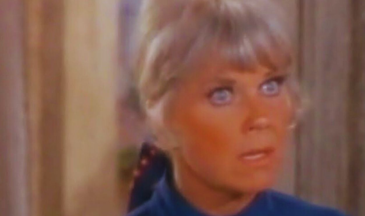 Screenshot from The Doris Day Show (1968)