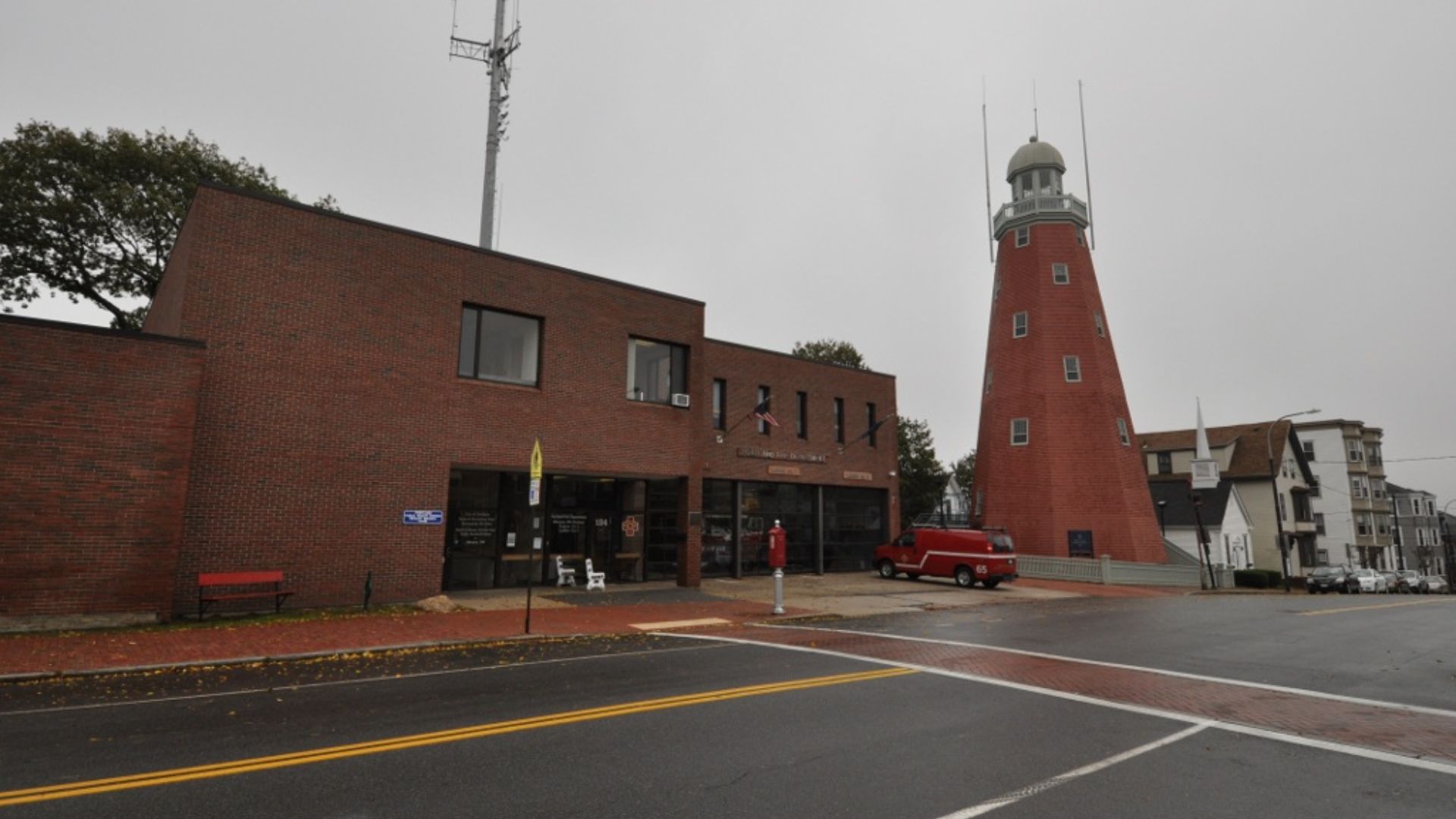 File:PortlandME MunjoyHillFireStation and Observatory.jpg