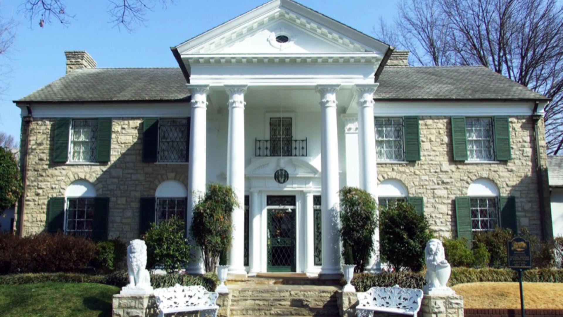 File:Graceland Memphis Tennessee.jpg