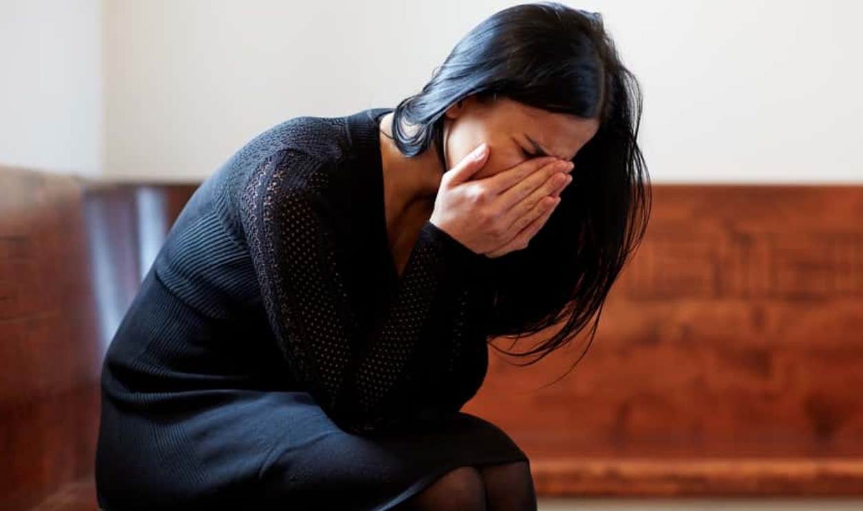 Crying Woman, Shutterstock, 664198507