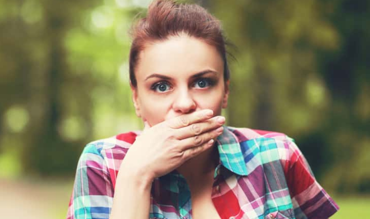 Shocked Woman, Shutterstock, 429353737
