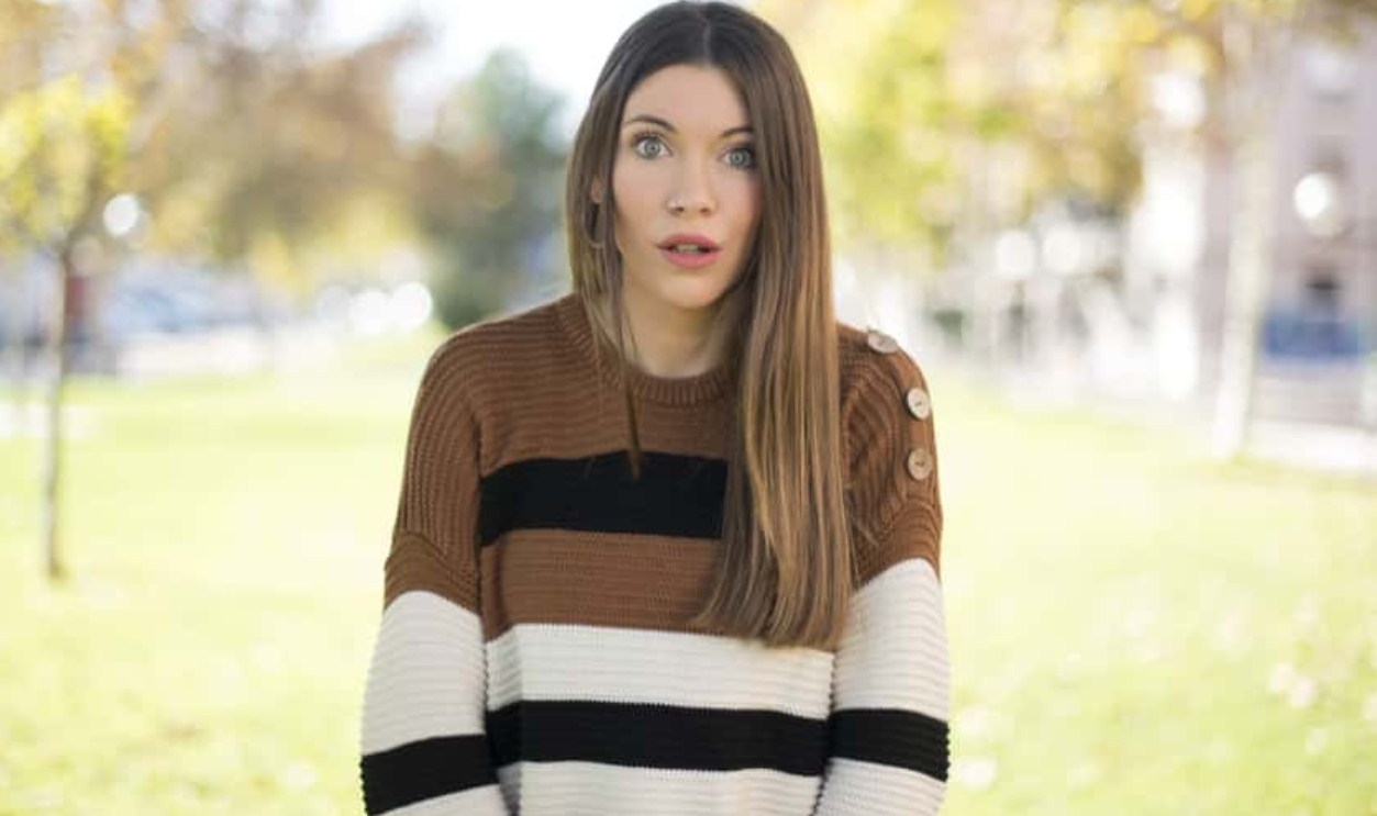 Shocked Young Blue Eyed Woman, Shutterstock, 1253173159